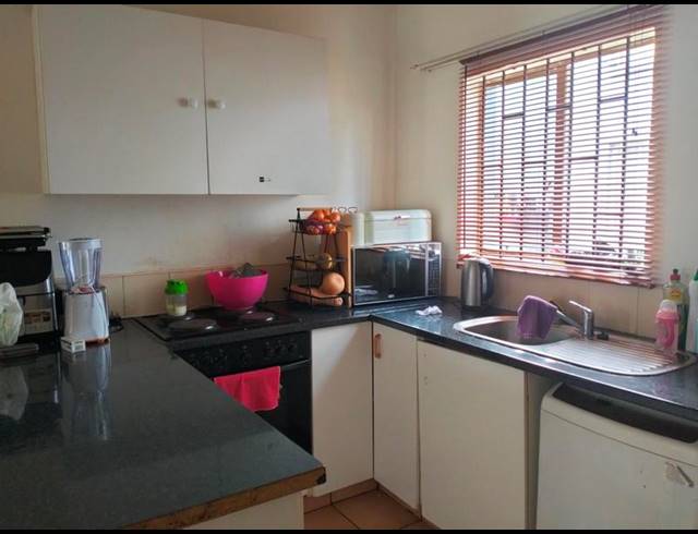 2 BEDROOM APARTMENT FOR SALE IN CRYSTAL PARK